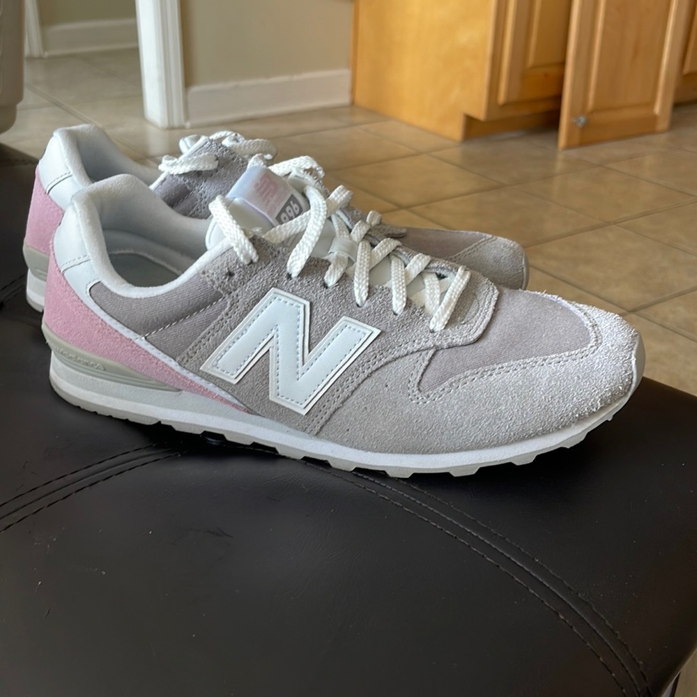 New Balance Women’s 996